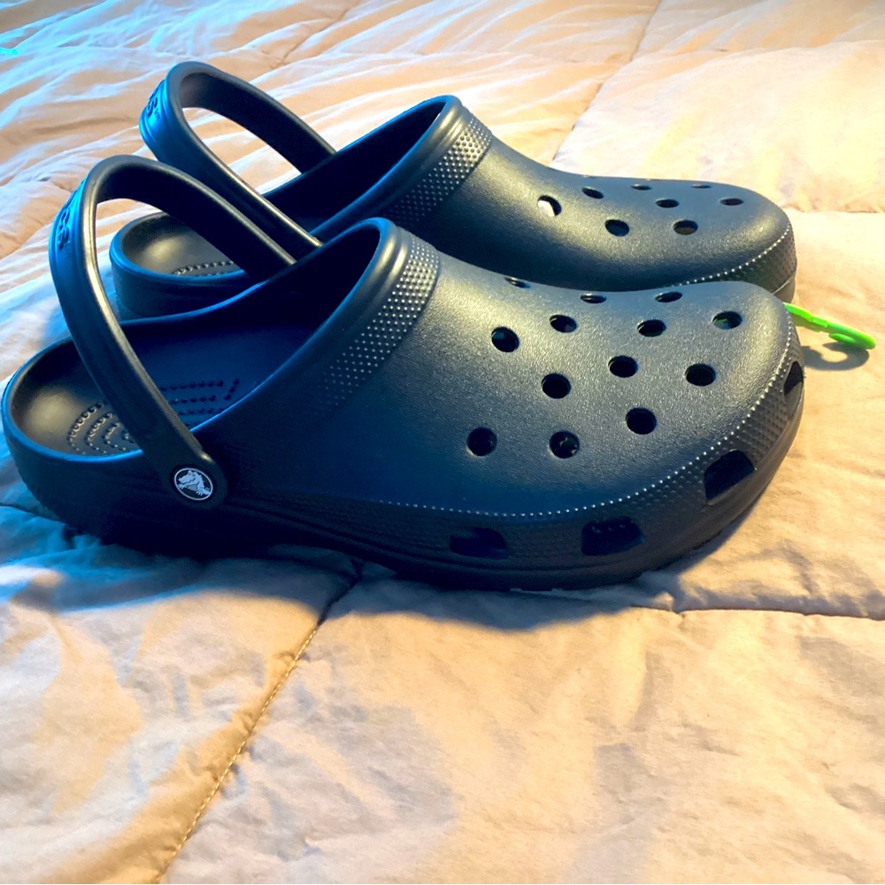 NEW Crocs! Black. Tags still on. Unisex size 12.